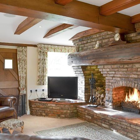 Walled Garden Lodge Ryehill المظهر الخارجي الصورة